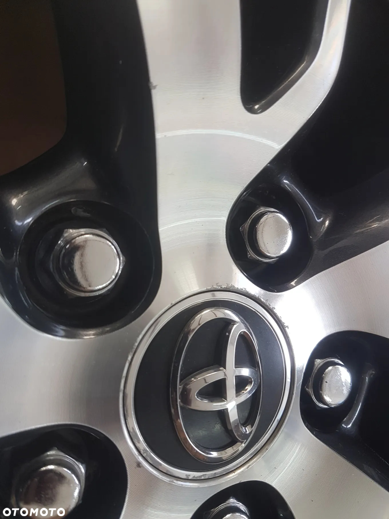 TOYOTA RAV4 IV ŁADNE FELGI ALUMINIOWE 17 ZE ŚRUBAMI I CZUJNIKAMI - 3