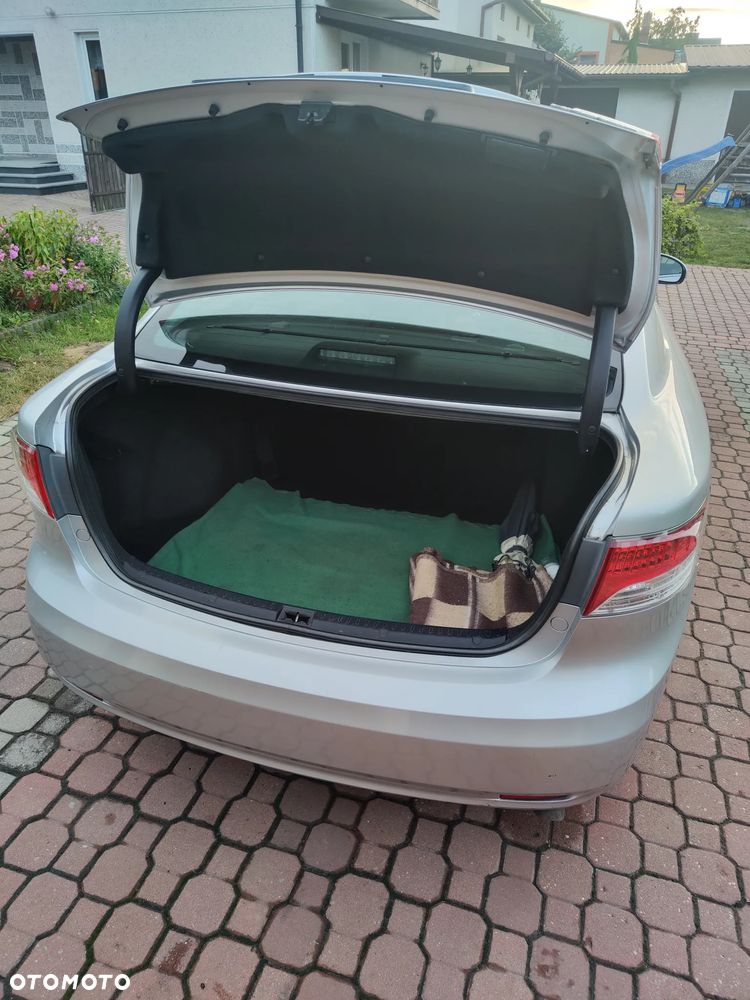Toyota Avensis 2.0 D-4D 2010 - 15