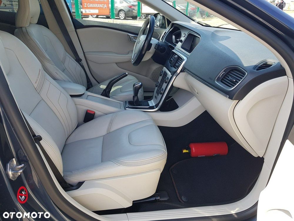 Volvo V40 D3 Ocean Race - 17