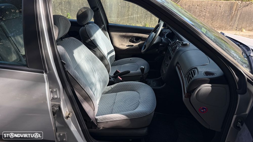 Peugeot 406 1.8 Executive - 9