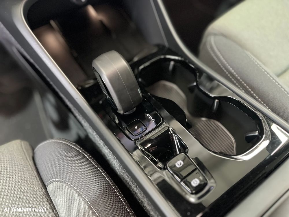 Volvo XC 40 2.0 B3 Black Edition - 21