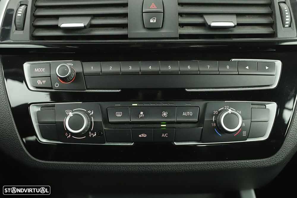 BMW 218 - 25