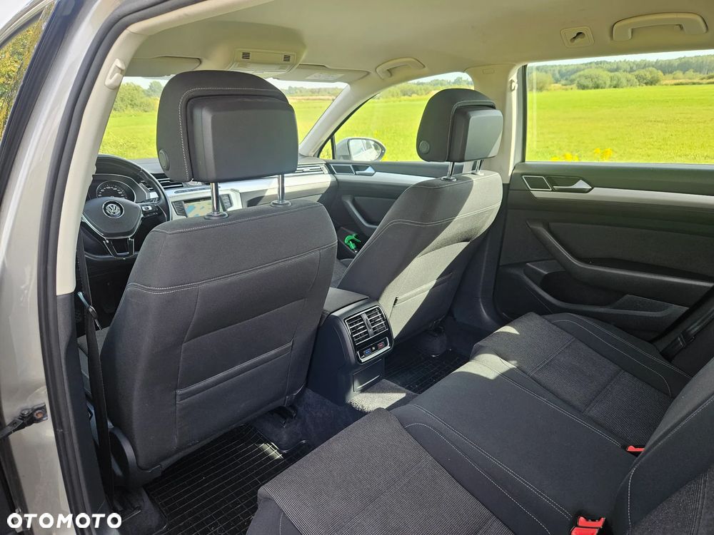 Volkswagen Passat - 7
