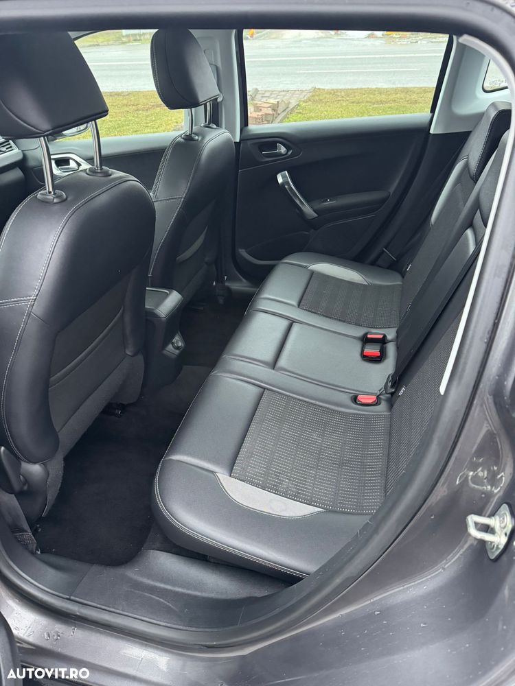 Peugeot 2008 1.6 e-HDi FAP STT Allure - 11