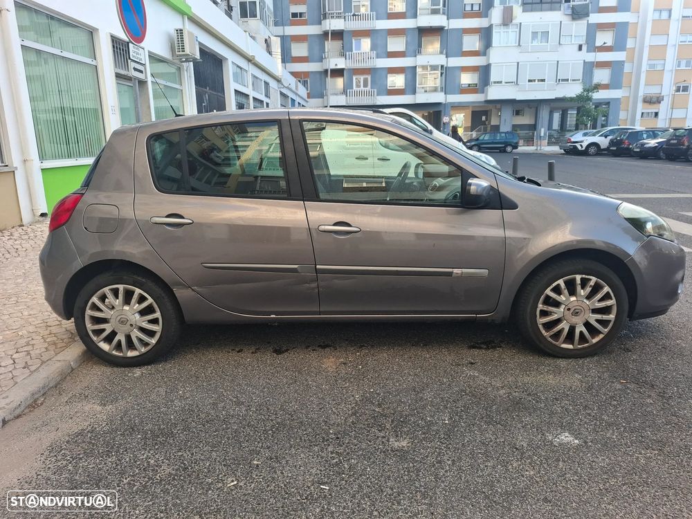 Renault Clio 2010 photo 5
