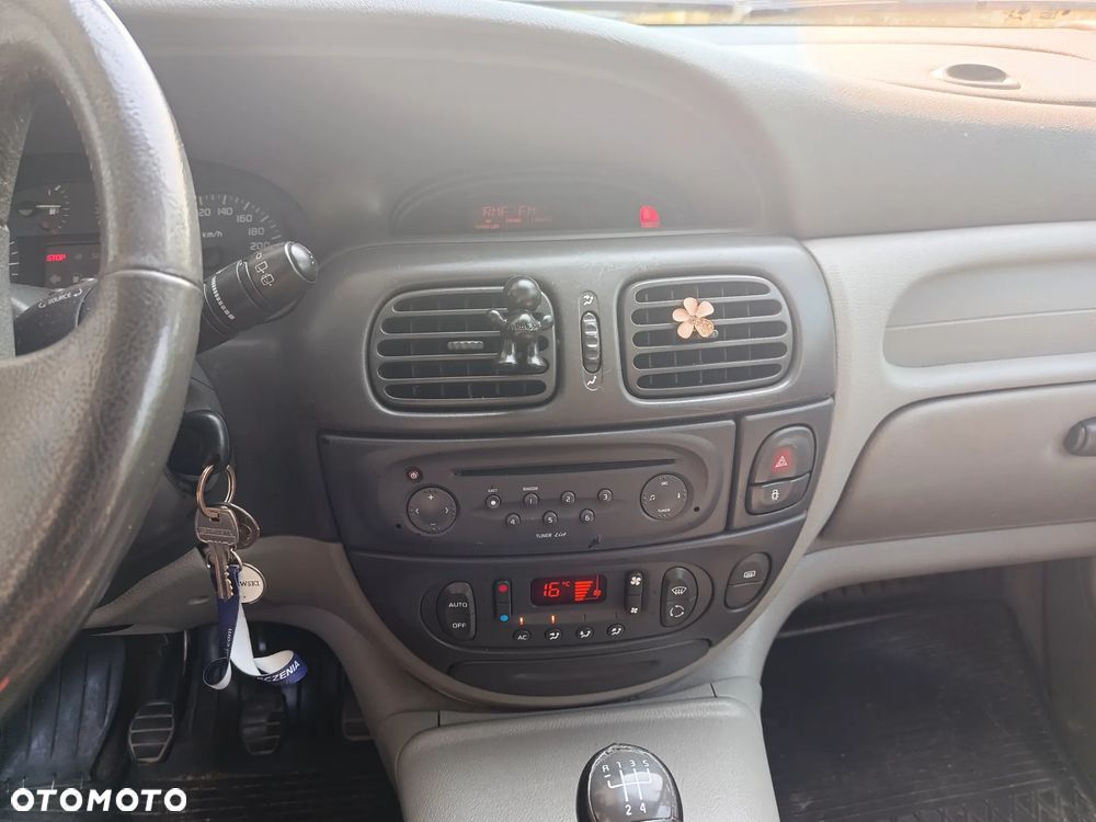 Renault Scenic Megane 1.4 RN 16V - 4