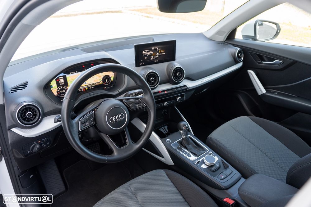 Audi Q2 30 TFSI Design S tronic - 11
