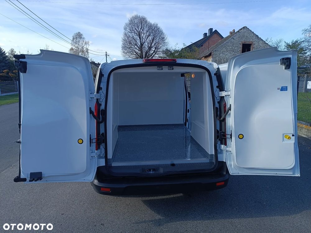 Ford Transit Connect - 16