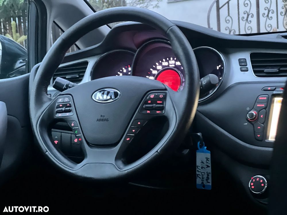 Kia Ceed 1.6 CRDi 128 Platinum Edition - 9