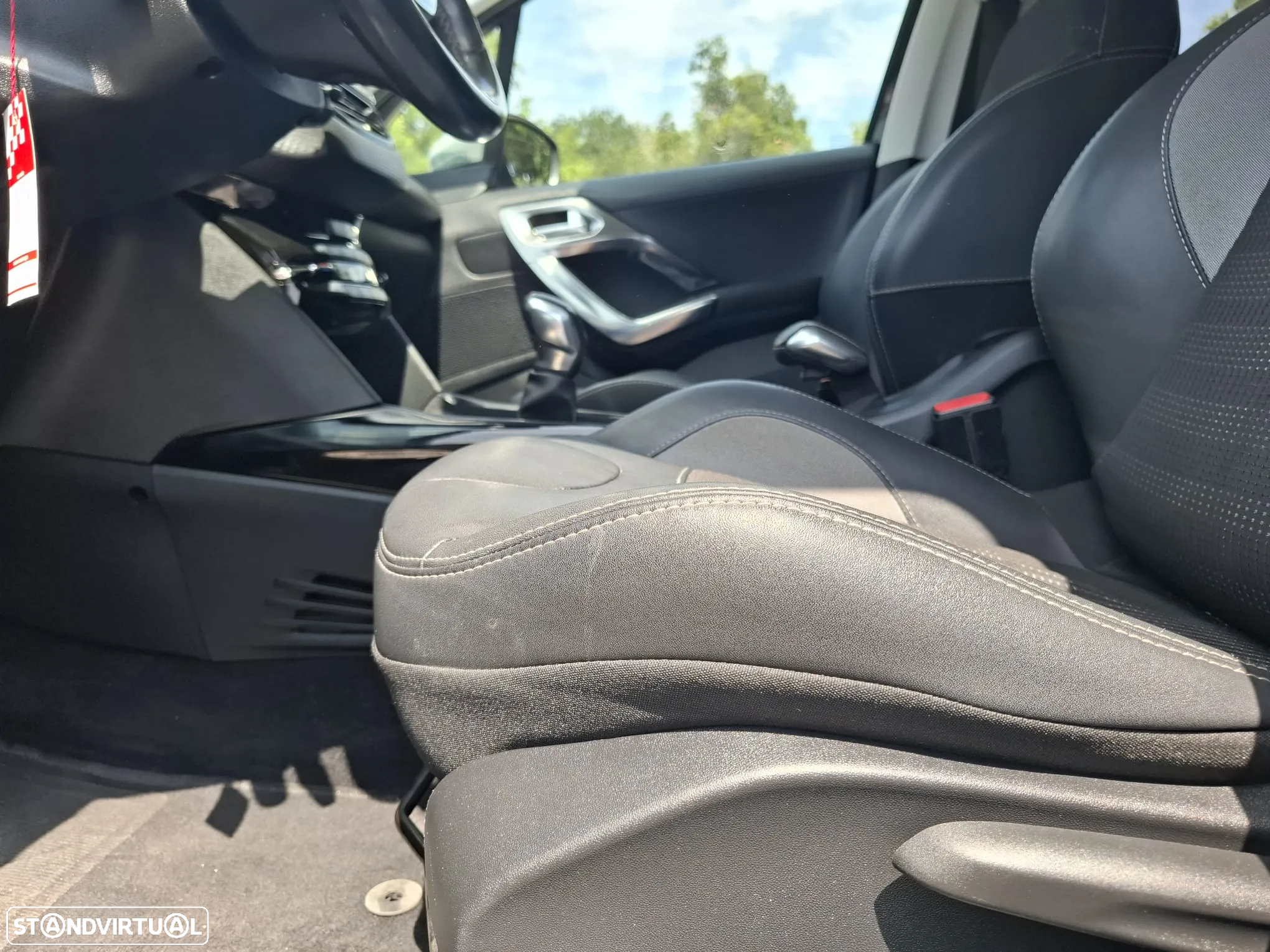 Peugeot 2008 1.6 BlueHDi Allure - 23
