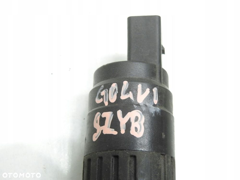 POMPKA SPRYSKIWACZA SZYBY CZOŁOWEJ VW GOLF VI - 6