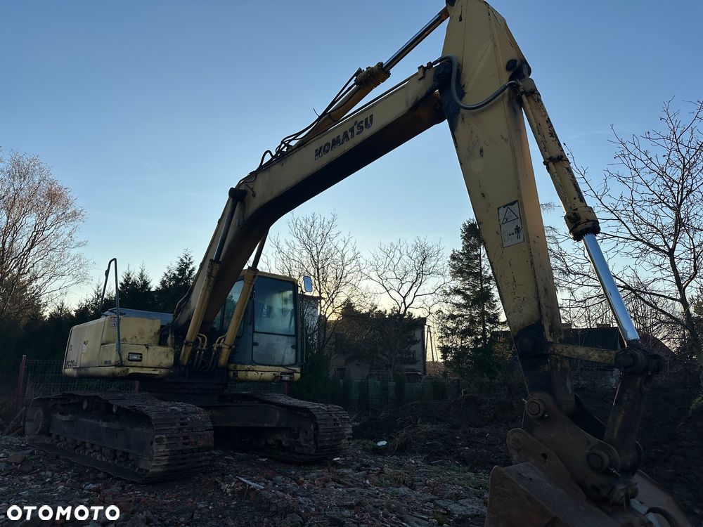 Komatsu PC 210 - 3