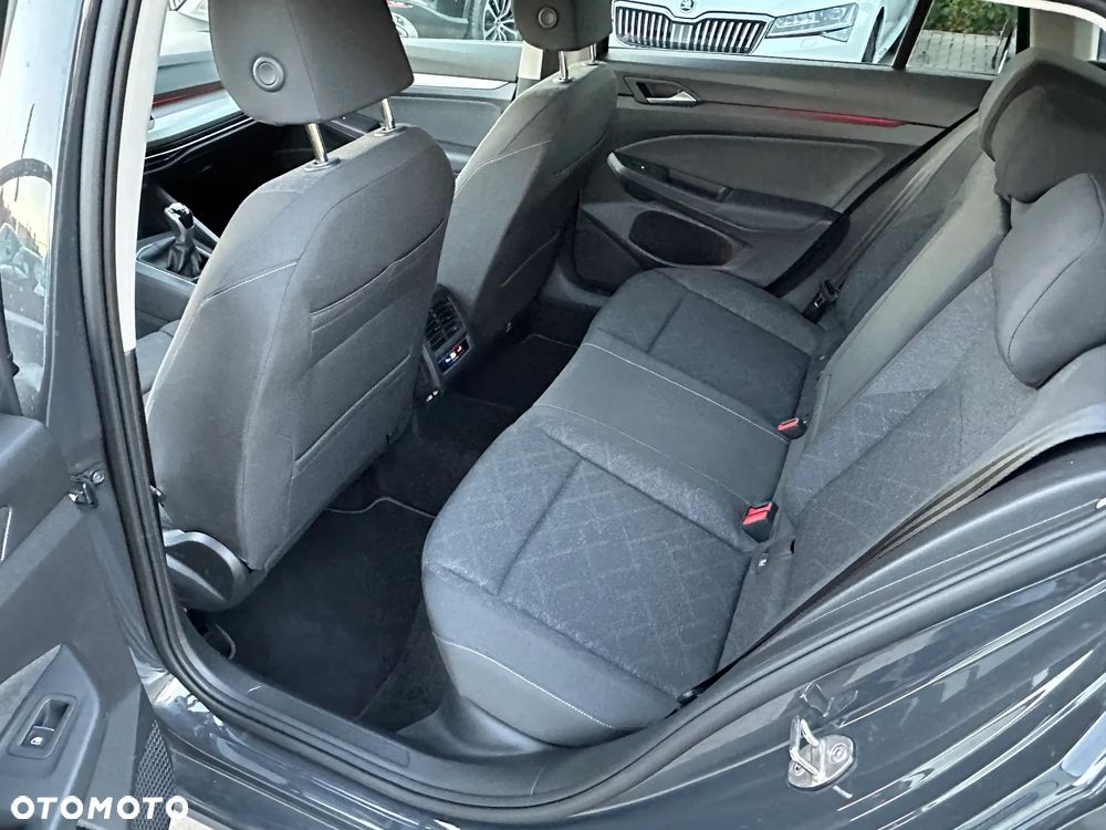 Volkswagen Golf - 22
