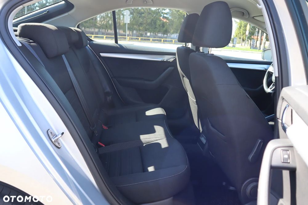 Skoda Octavia 2.0 TDI Ambition - 16