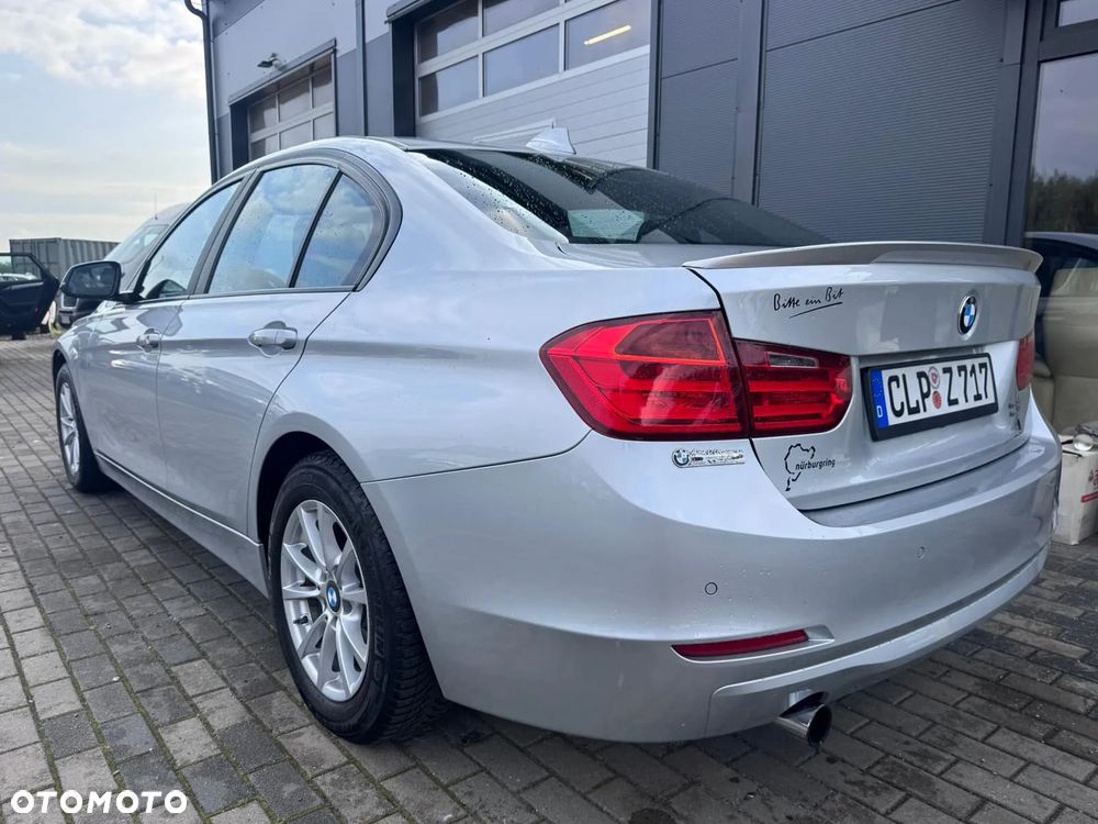 BMW Seria 3 316d Sport Line - 34