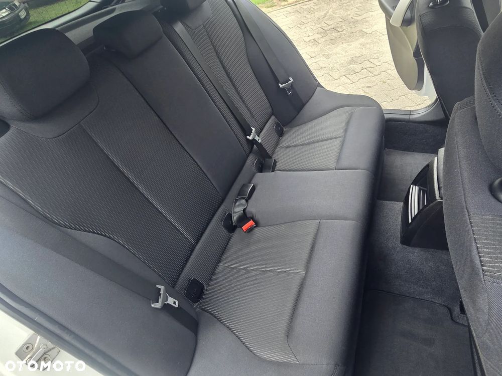 BMW Seria 1 116d DPF Edition Sport - 34