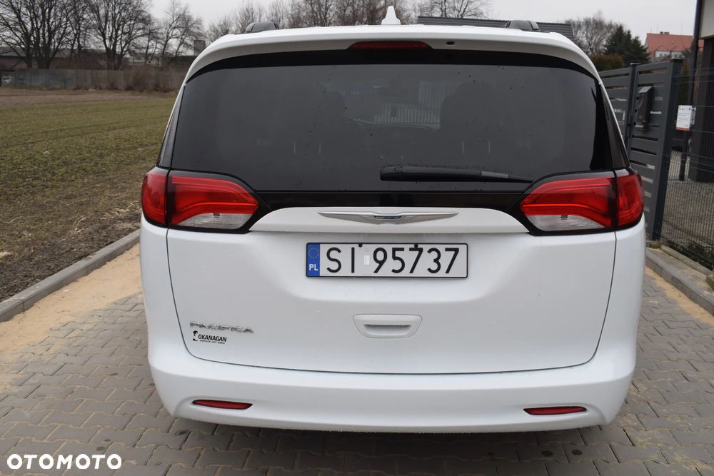 Chrysler Pacifica - 6