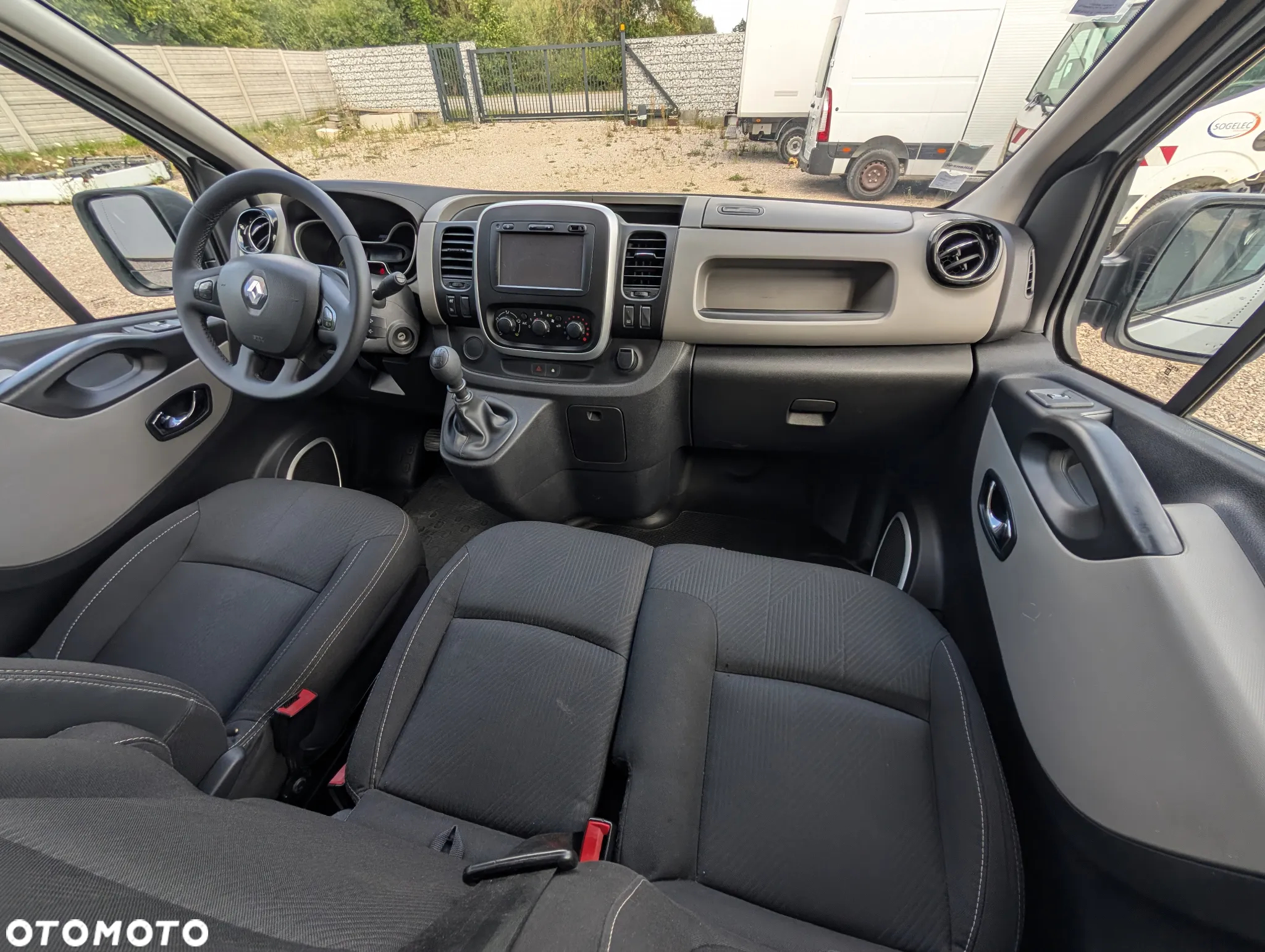 Renault Trafic - 11