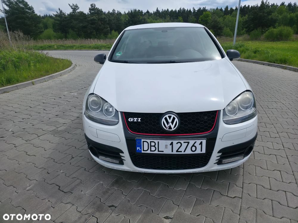 Volkswagen Golf - 1