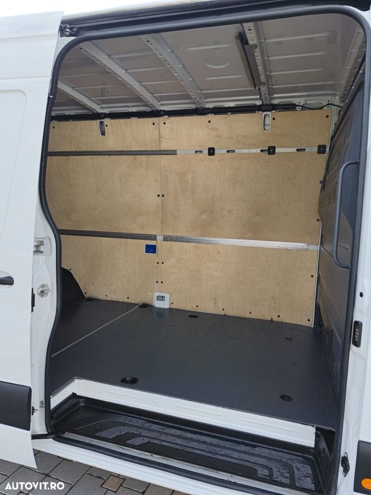 Mercedes-Benz Sprinter - 15