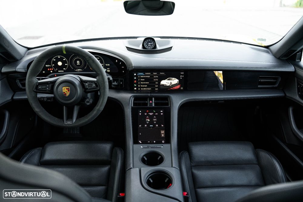 Porsche Taycan 4S - 33