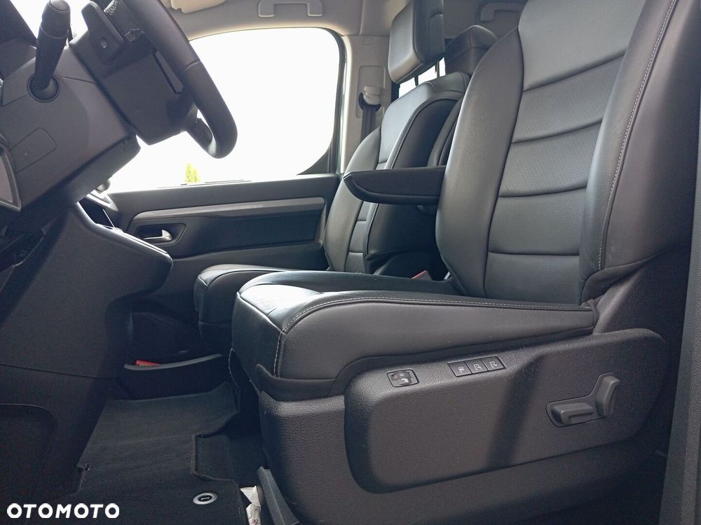 Toyota Proace Verso 2.0 D4-D Long VIP - 17