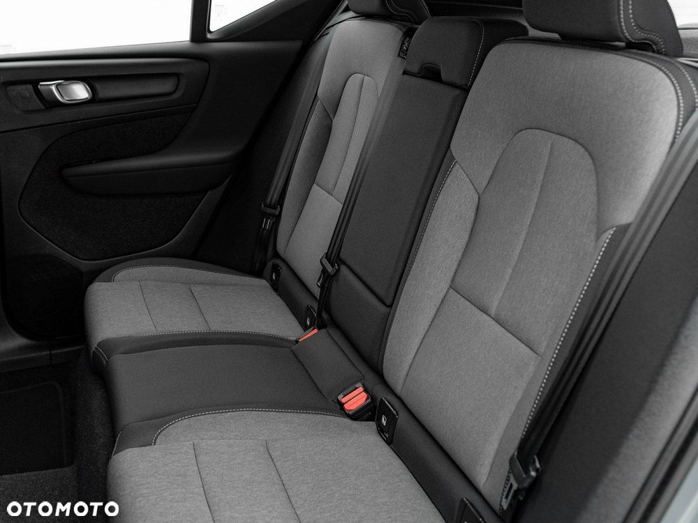 Volvo XC 40 T3 Momentum Pro - 28