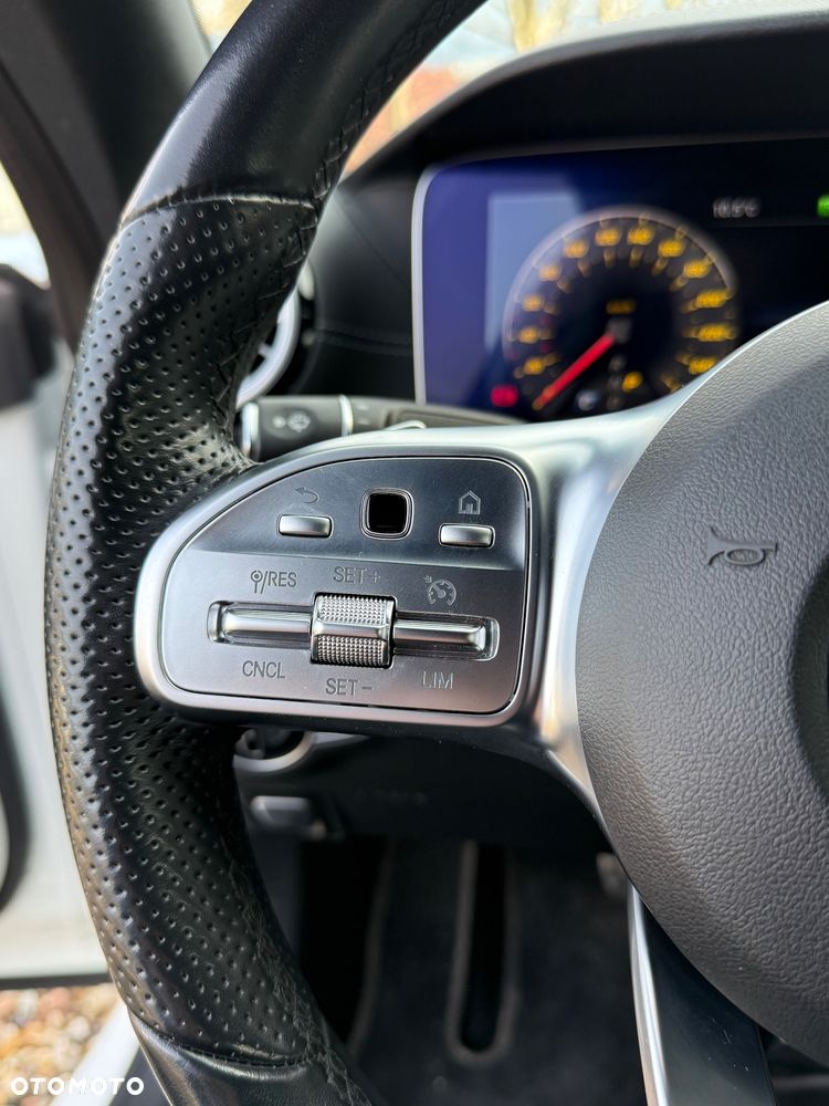 Mercedes-Benz Klasa E 200 4-Matic AMG - 23