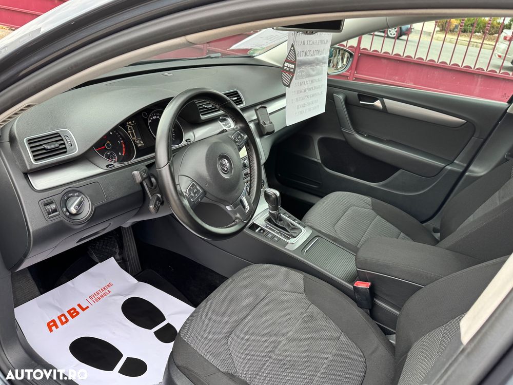 Volkswagen Passat Variant 2.0 TDI Blue TDI DSG Comfortline - 9