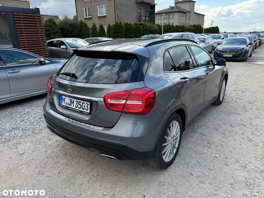 Mercedes-Benz GLA 200 Urban - 6