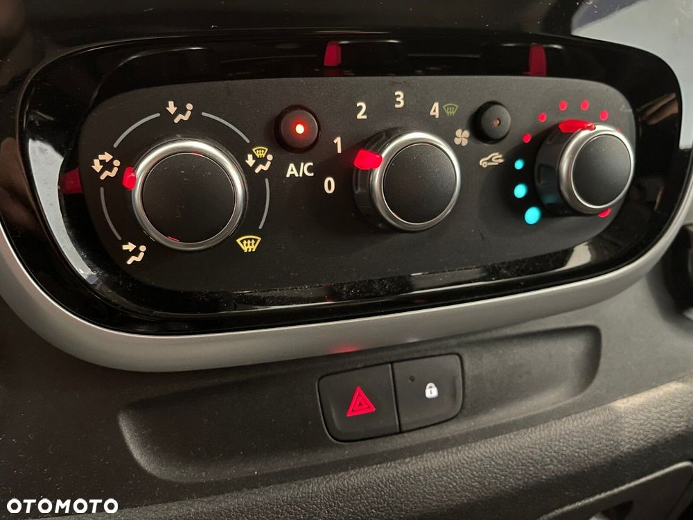 Renault Trafic - 17
