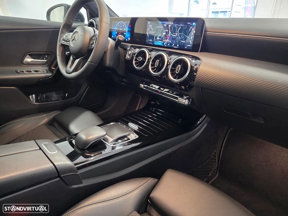 Mercedes-Benz A 180 d Style Plus Aut. - 31