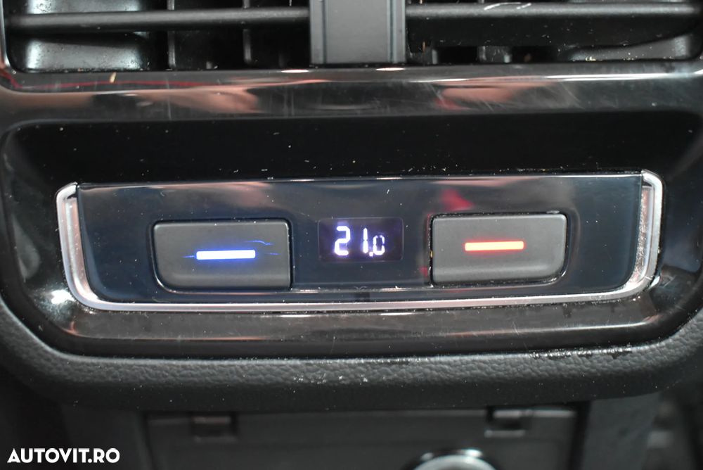 Volkswagen Passat 2.0 TDI DSG Highline - 18