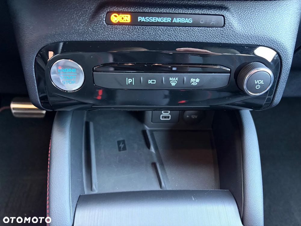 Ford Kuga - 26
