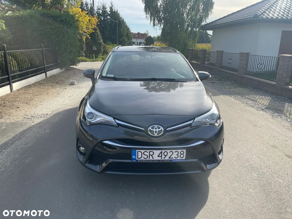 Toyota Avensis - 16