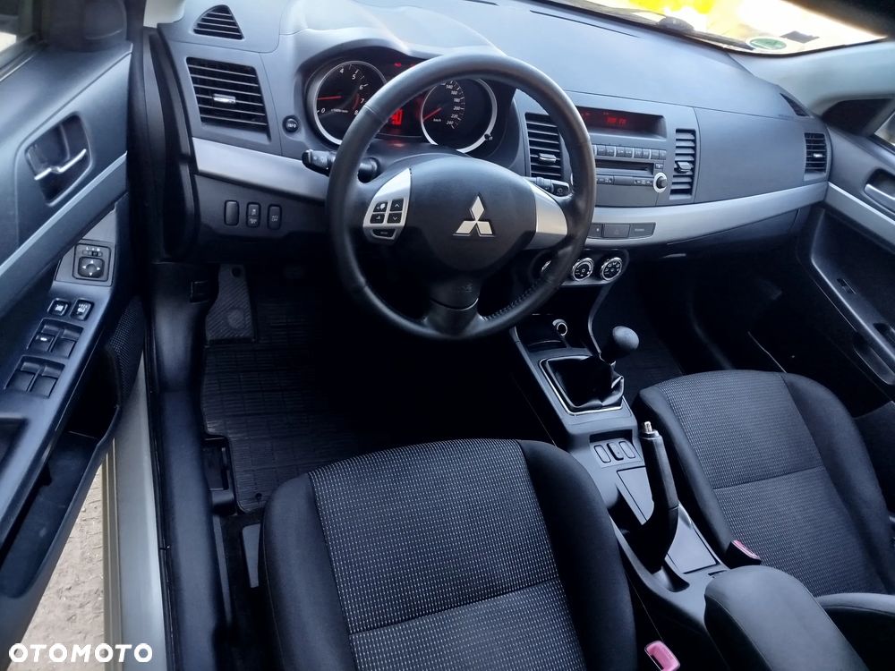 Mitsubishi Lancer 1.6 - 11