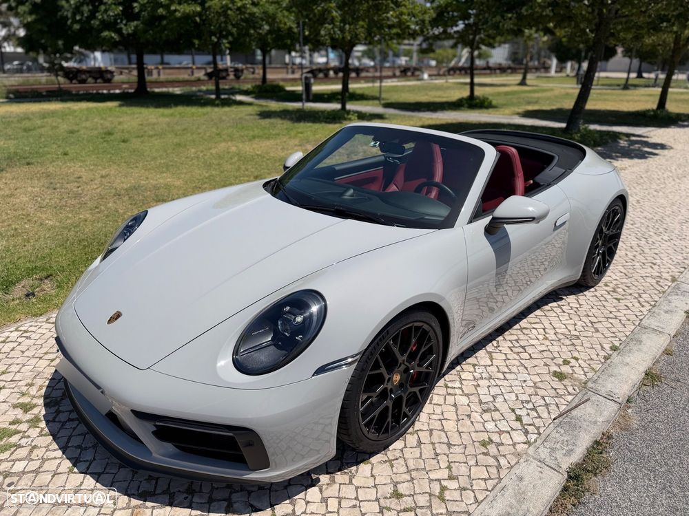 Porsche 911 (992) - 8