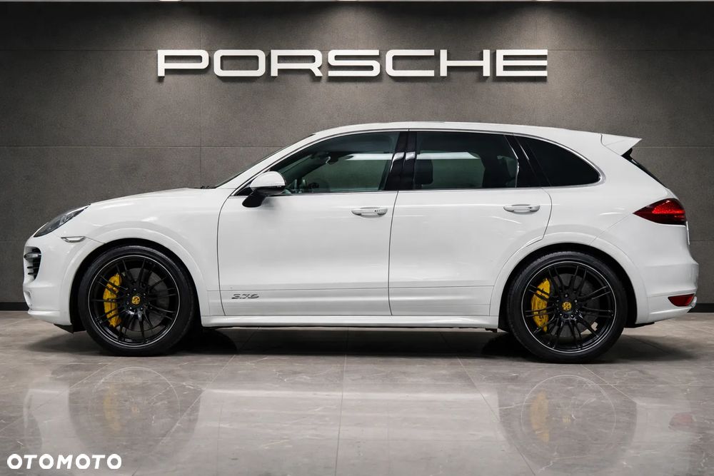 Porsche Cayenne GTS - 11
