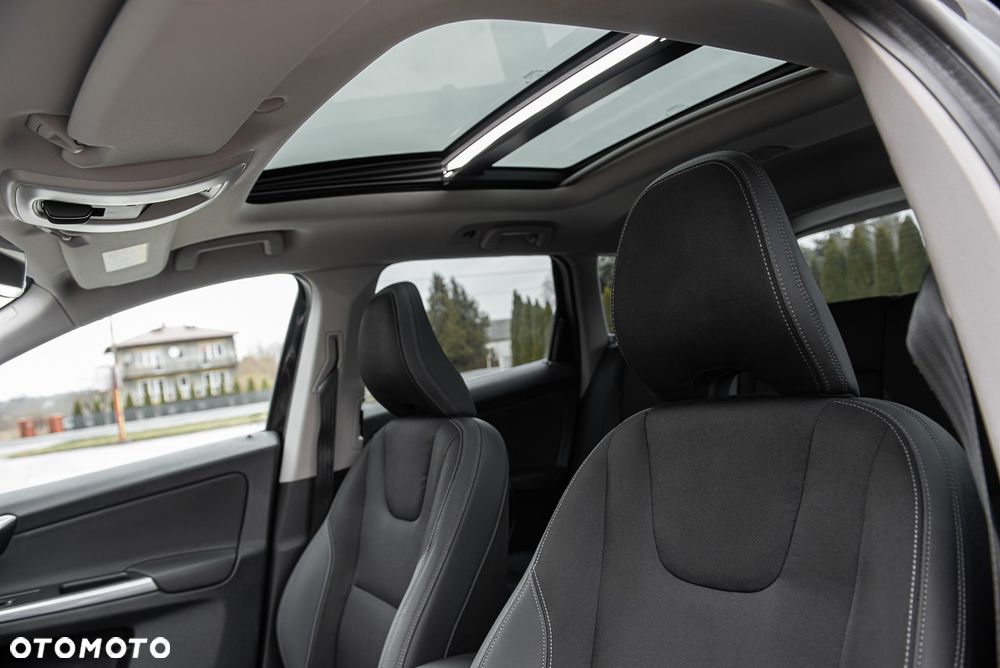 Volvo XC 60 D4 Momentum - 14