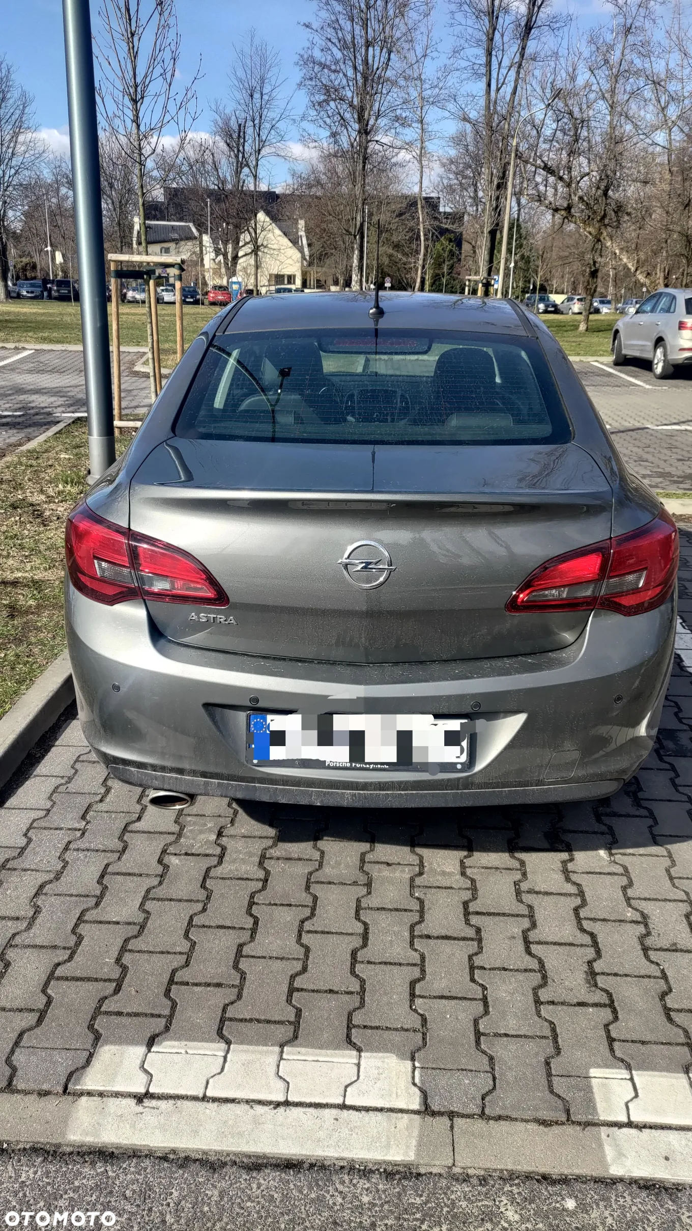 Opel Astra IV 1.4 T Active - 2