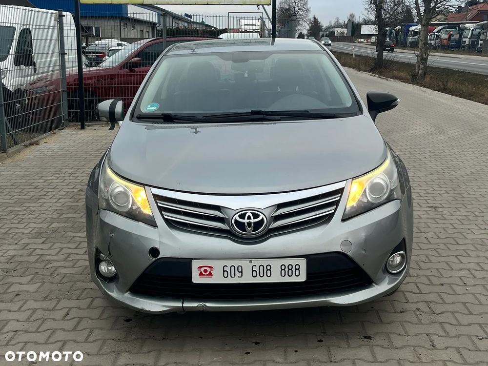 Toyota Avensis 1.6 Premium - 2