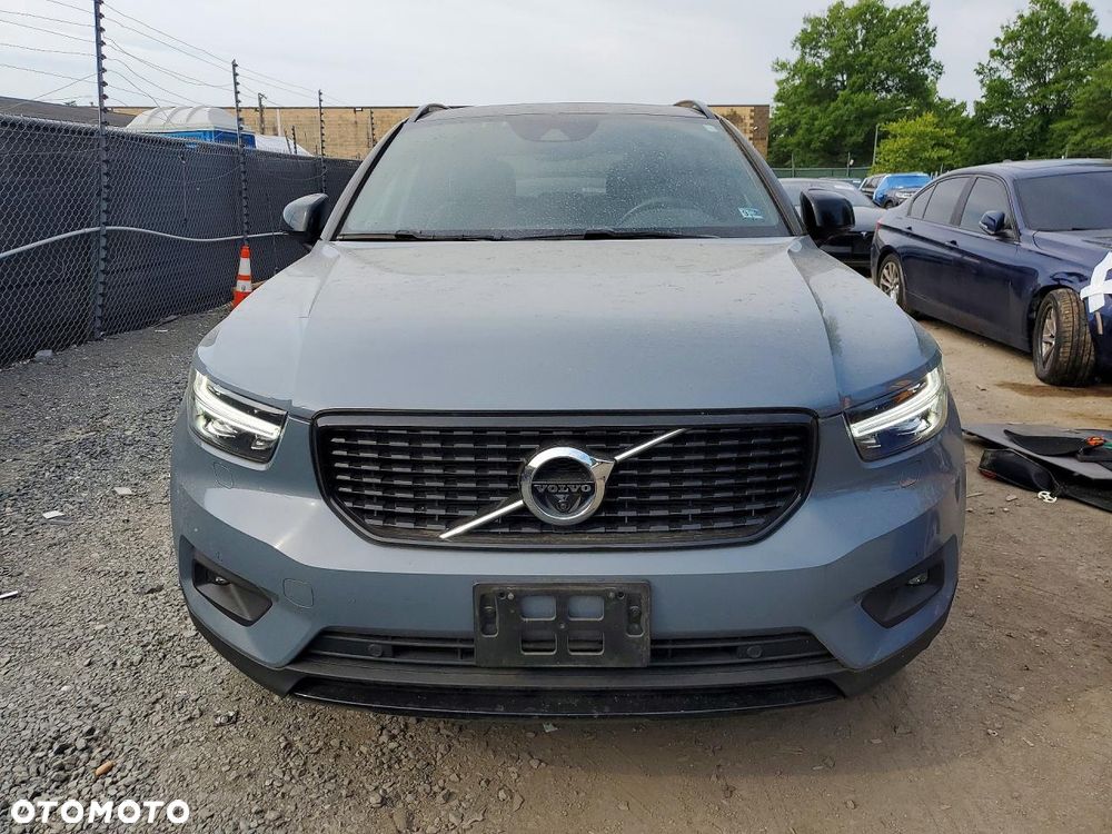 Volvo XC 40 T5 AWD R-Design - 5