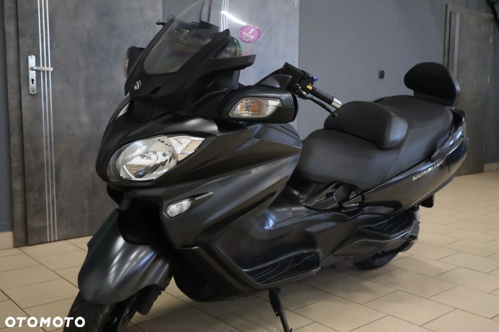 Suzuki Burgman - 11