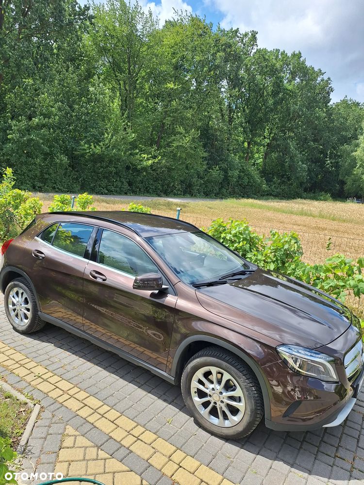 Mercedes-Benz GLA 200 7G-DCT Urban - 2