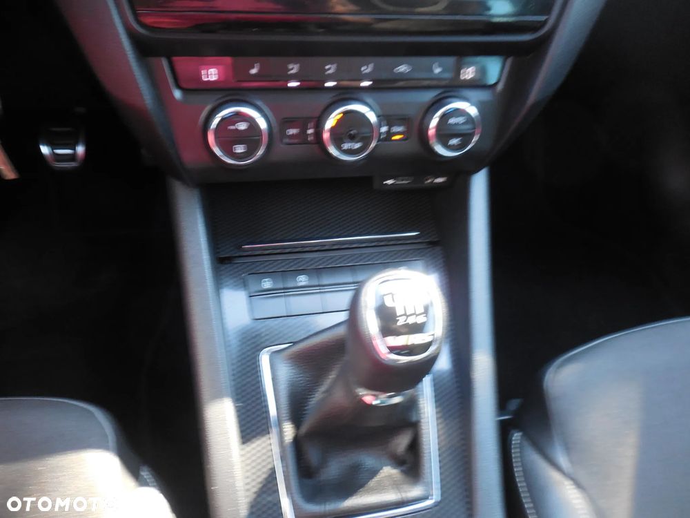 Skoda Octavia 2.0 TDI (Green tec) RS - 28