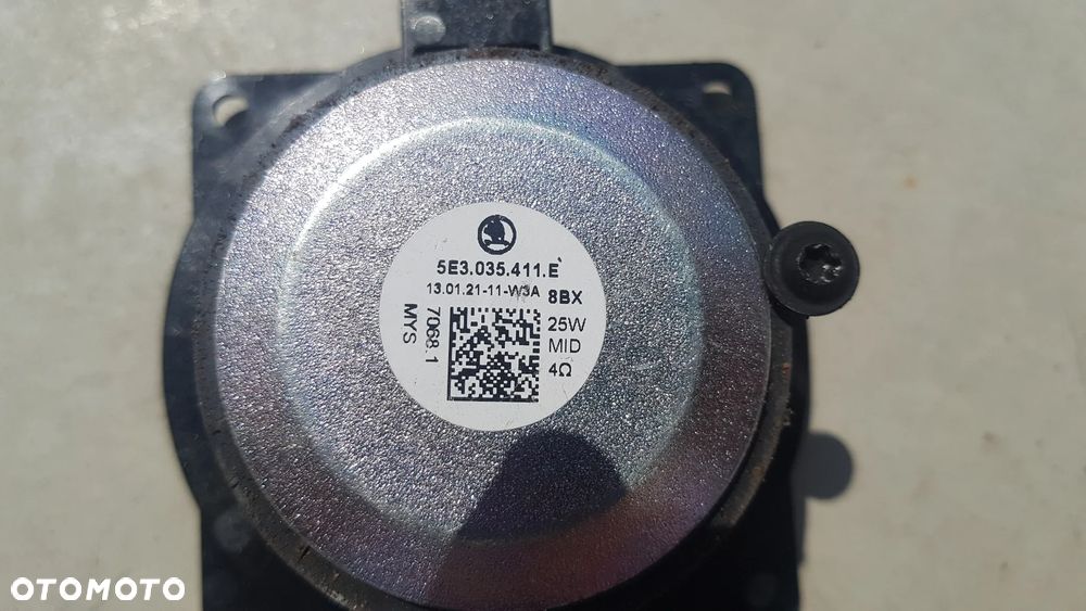 SKODA OCTAVIA IV GŁOŚNIK NISKOTONOWY - 3