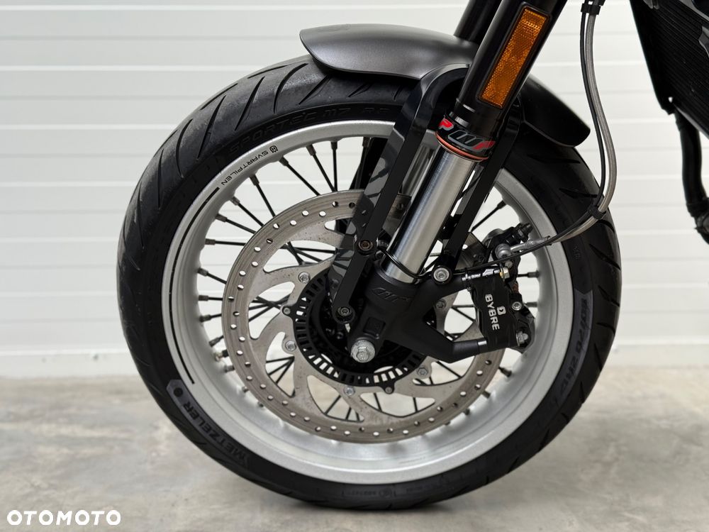 Husqvarna Svartpilen - 24