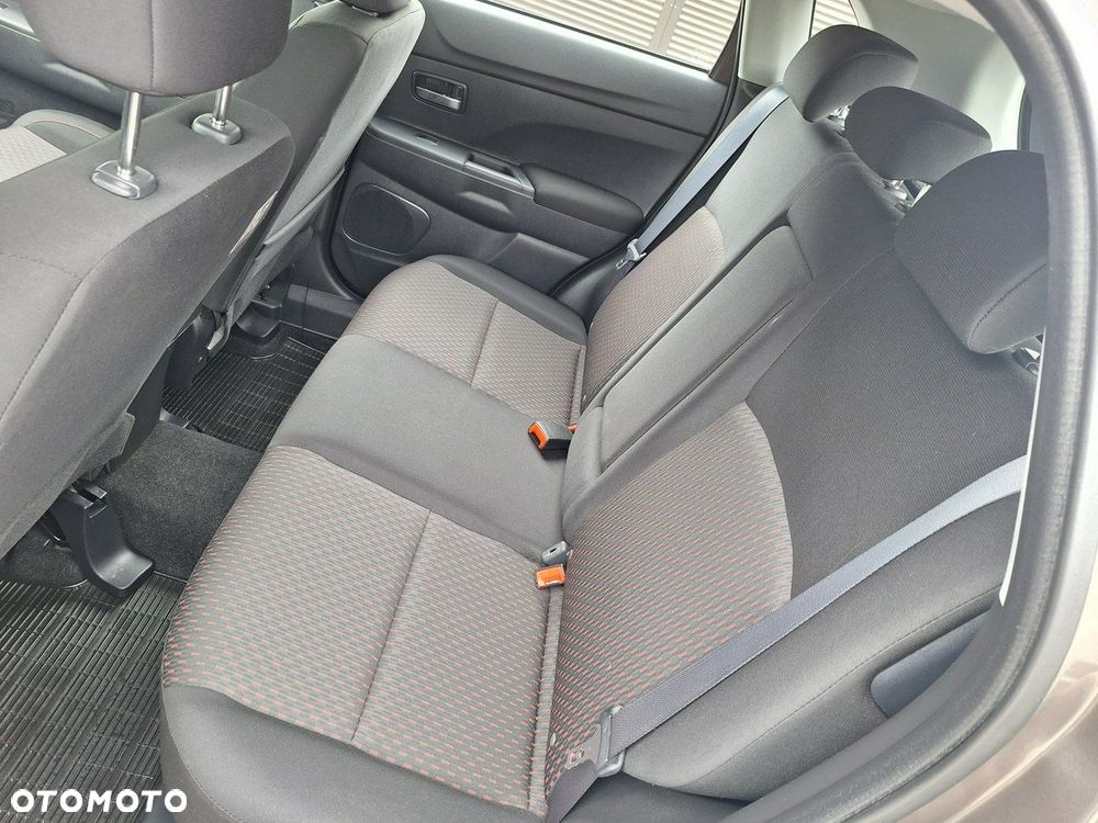 Mitsubishi ASX - 15