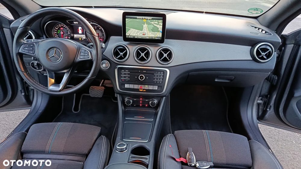 Mercedes-Benz CLA 180 7G-DCT UrbanStyle Edition - 5
