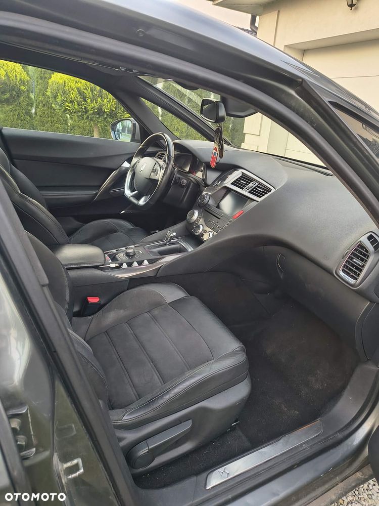 Citroën DS5 1.6 e-HDi Chic MCP - 4